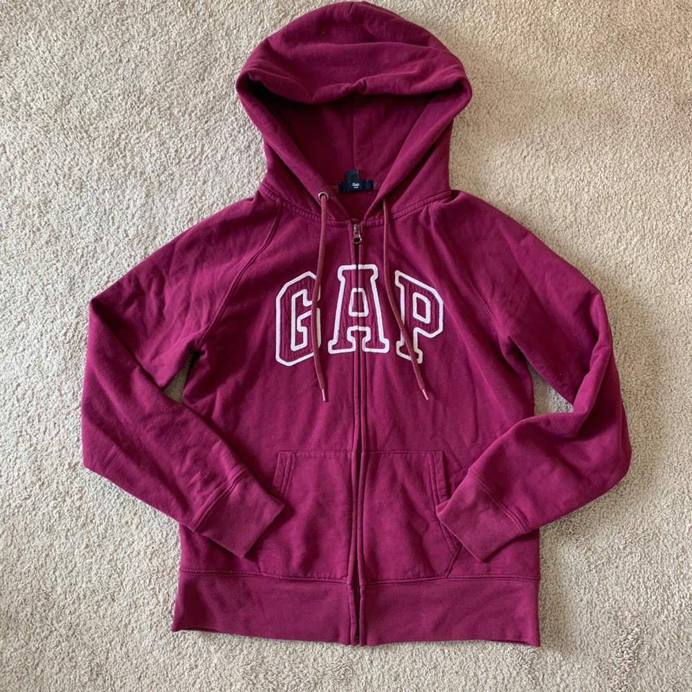 Gap sweater
